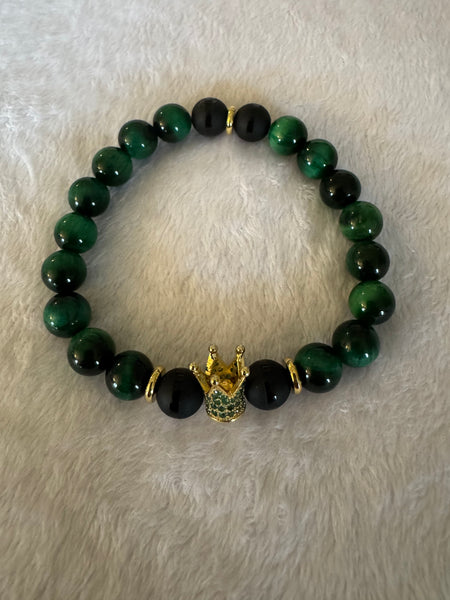 green tigers eye with onyx and gold accents men's bracelet in size 8&nbsp;